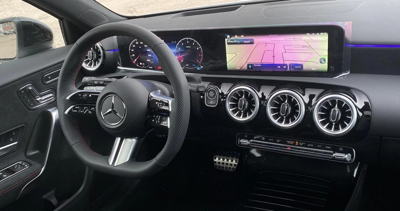 Mercedes-Benz Klasa A cena 223199 przebieg: 5, rok produkcji 2024 z Piaseczno małe 254